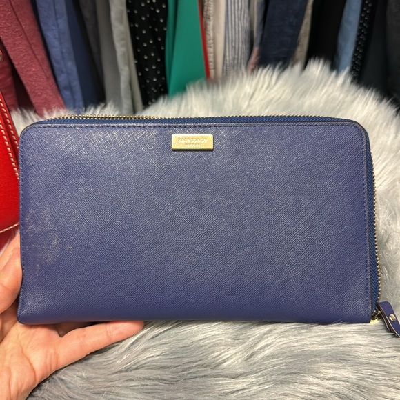 Wallet. - Picture 2 of 5